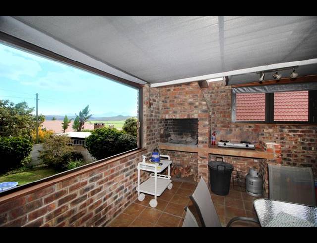 4 BEDROOM HOUSE FOR SALE IN FRAAIUITSIG